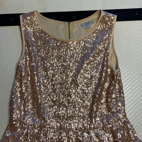 ISSI Gold Sequin Dress Size Medium. - Picture 2 of 6